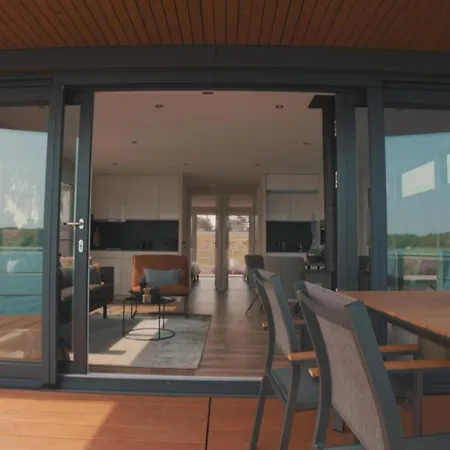 Floating House Holiday home Well (Limburg)