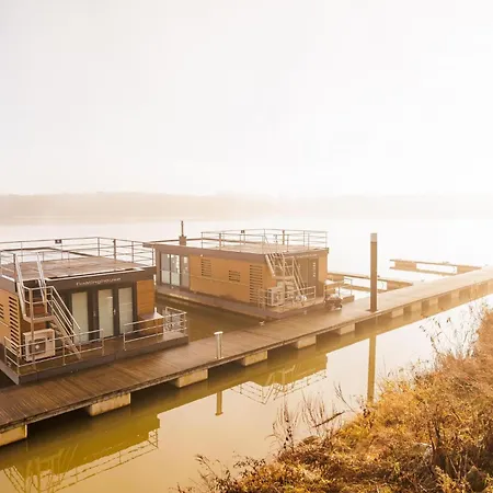Holiday home Floating House Well (Limburg)
