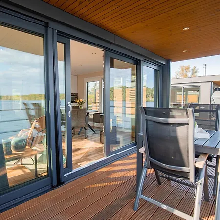 Floating House Holiday home Well (Limburg)
